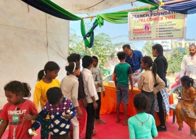 Distribution of medicines by Sourya Sanstha at Gurjar Ki Thadi, Jaipur