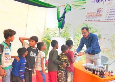 Distribution of medicines by Sourya Sanstha at Gurjar Ki Thadi, Jaipur